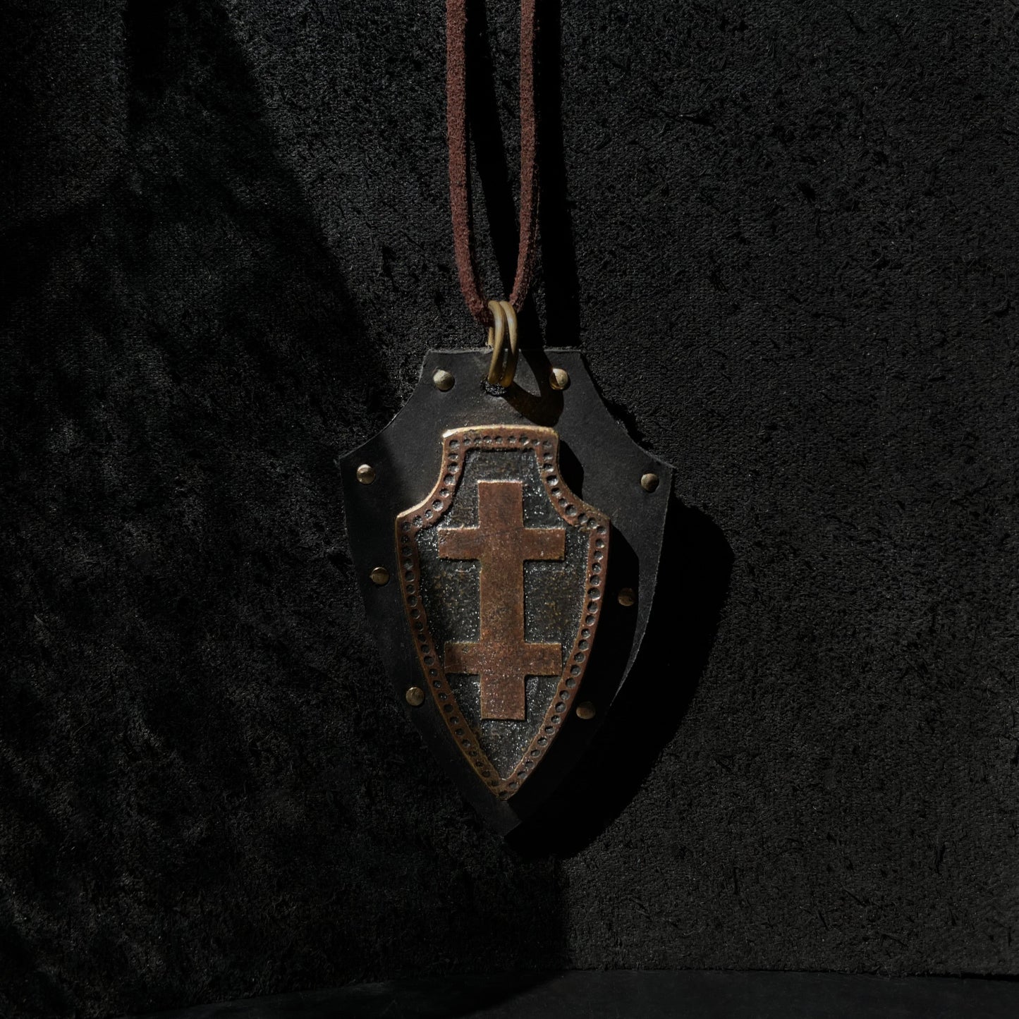 Pendant "The Lost Shields"