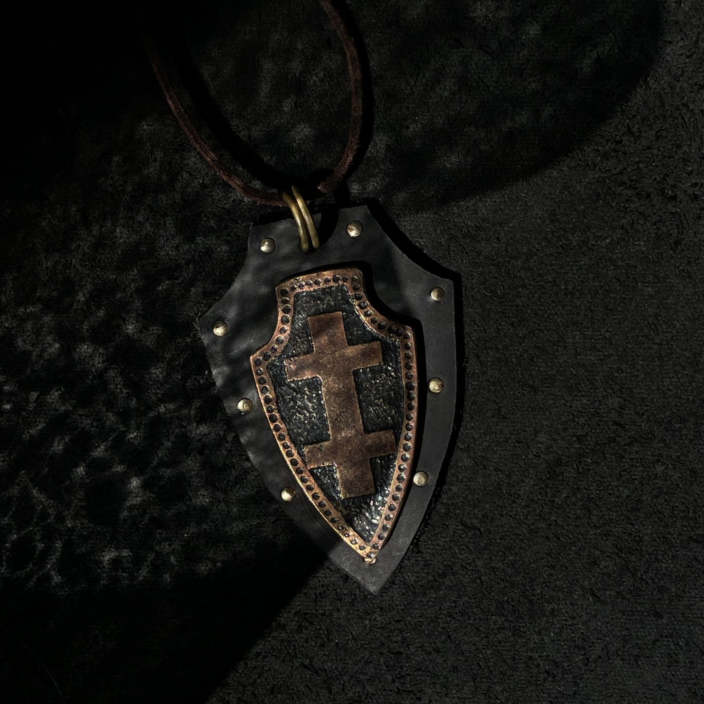 Pendant "The Lost Shields"