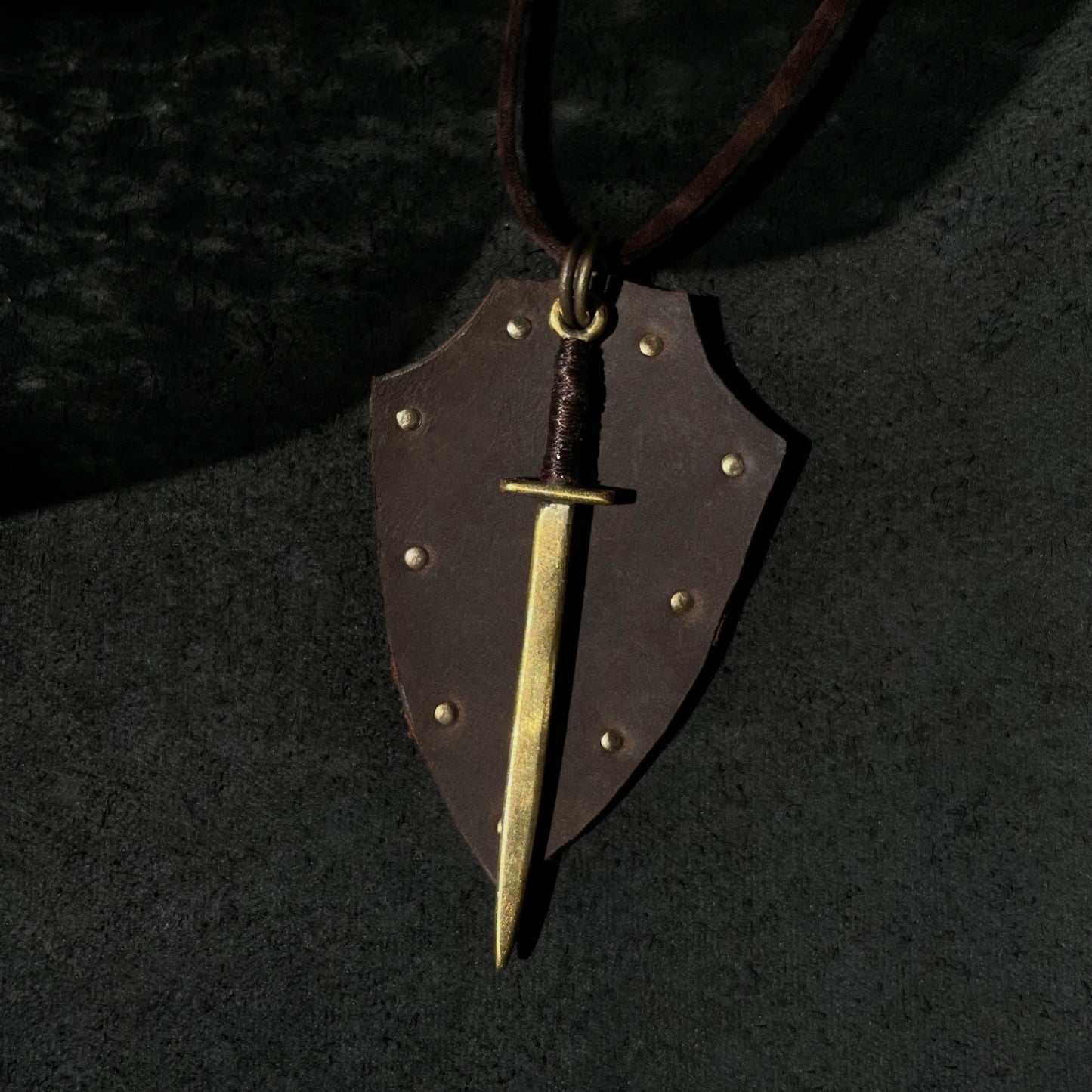 Pendant "The Lost Shields"