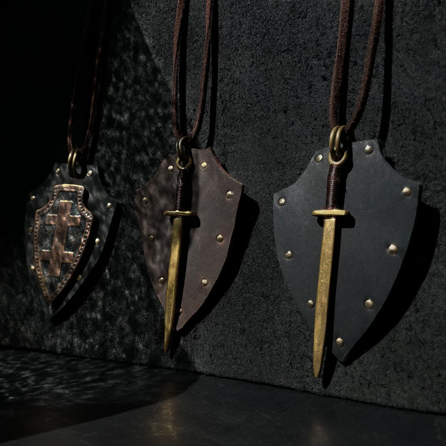 Pendant "The Lost Shields"
