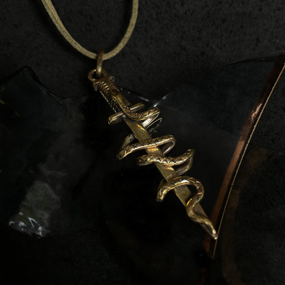 Pendant "Serpent's Strike"