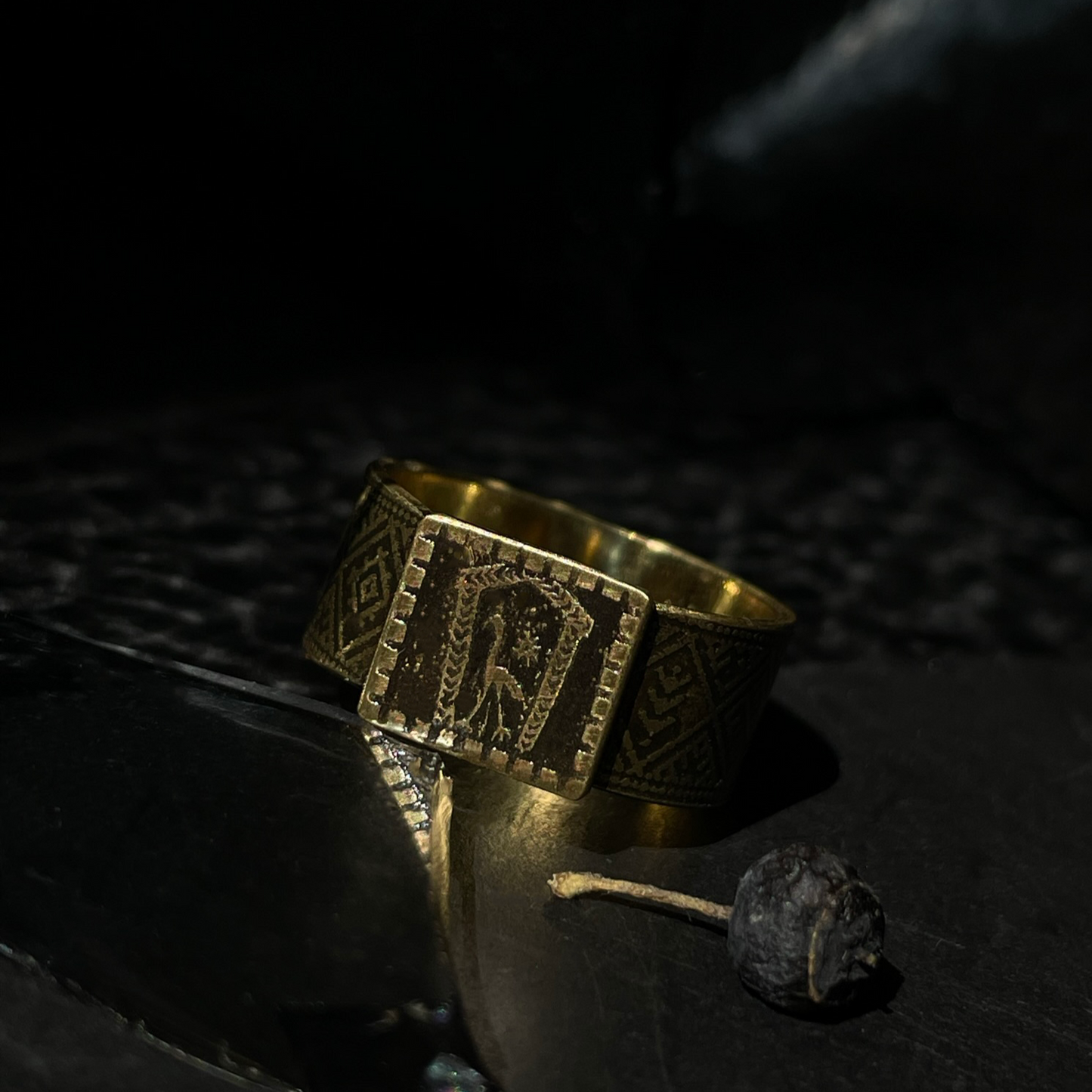 Signatarinis baltų zodiako žiedas