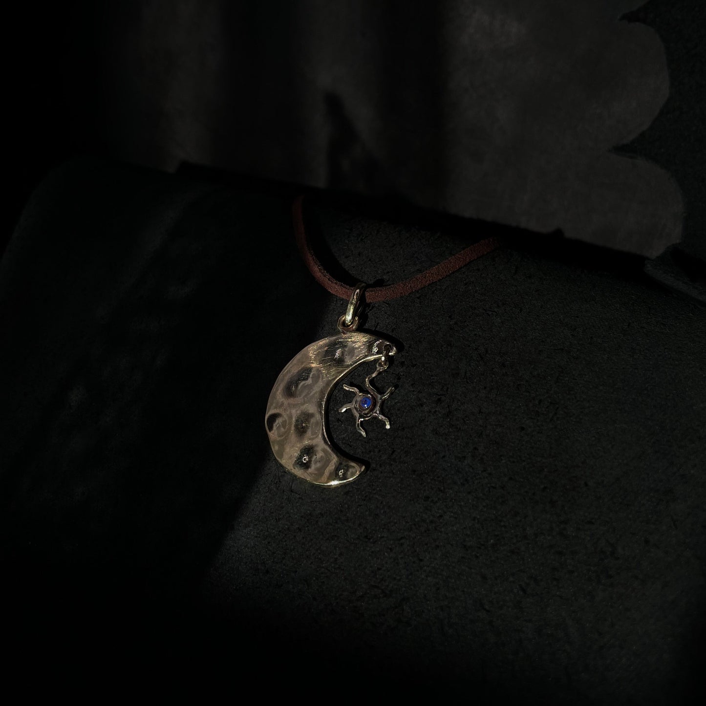 Pendant "Glimmer of the Night"