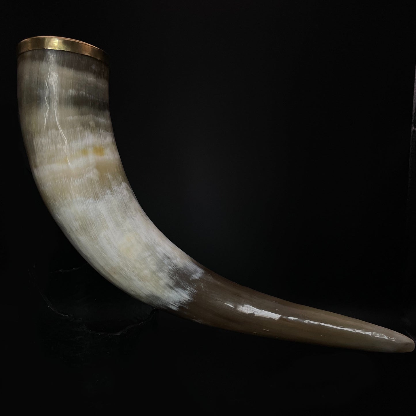 #1 Ranka graviruotas ir žalvariu apkaustytas 150ml geriamasis ragas