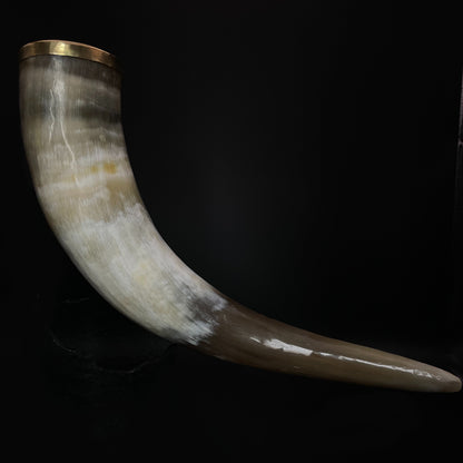 #1 Ranka graviruotas ir žalvariu apkaustytas 150ml geriamasis ragas