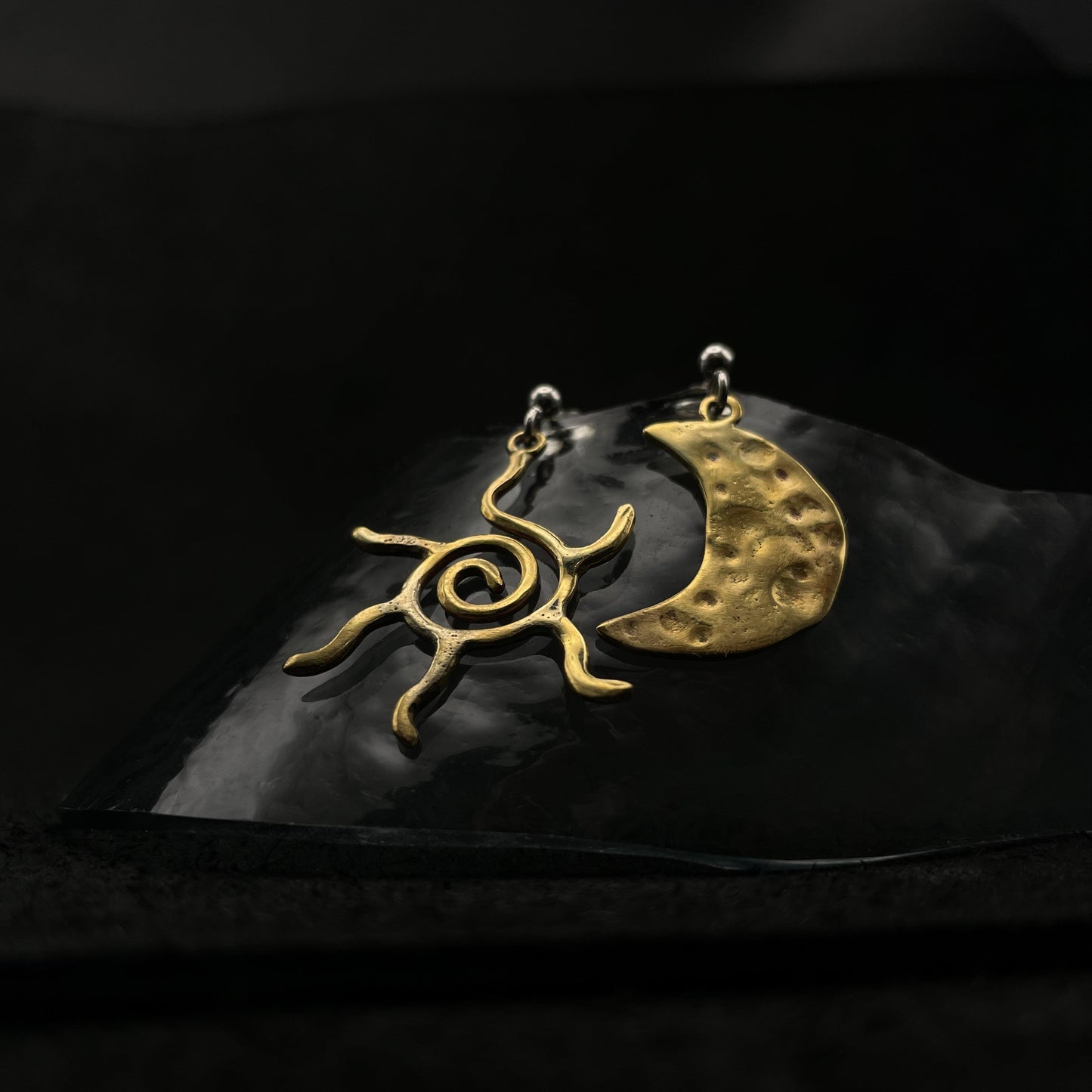 Auskarai "Diena ir naktis"