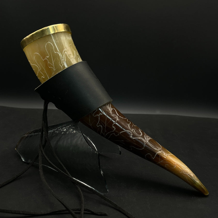 #4 Hand-engraved and brass-fitted 150 ml drinking horn