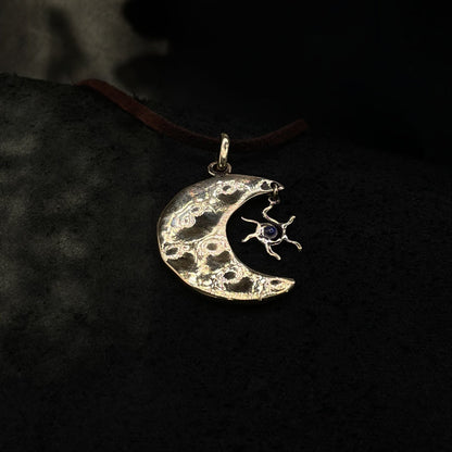 Pendant "Glimmer of the Night"