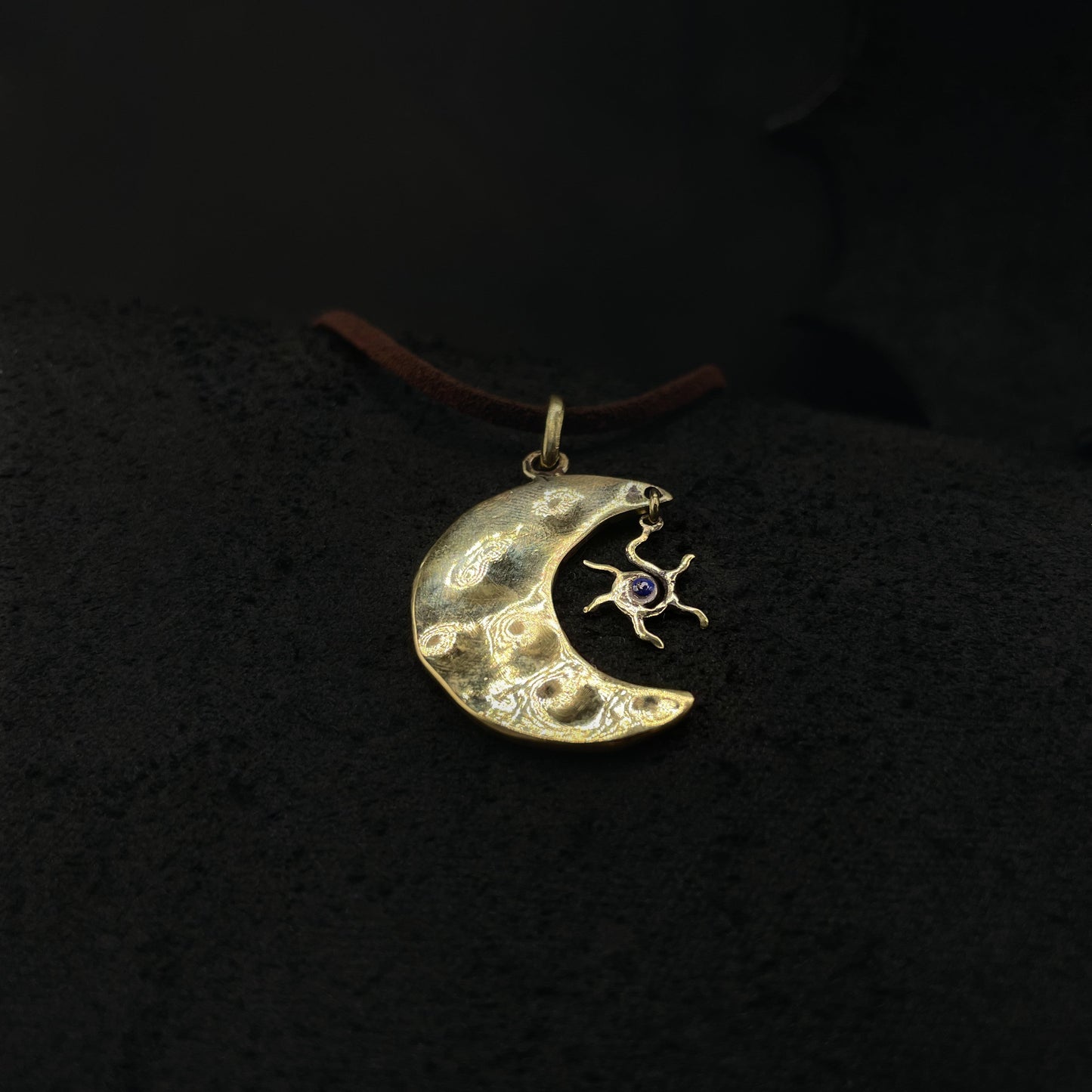 Pendant "Glimmer of the Night"