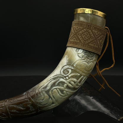 #1 Ranka graviruotas ir žalvariu apkaustytas 150ml geriamasis ragas